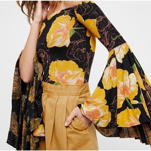 Free People Floral Birds of Paradise Off-shoulder Top M Bell Slv Boho Festival - Picture 12 of 13